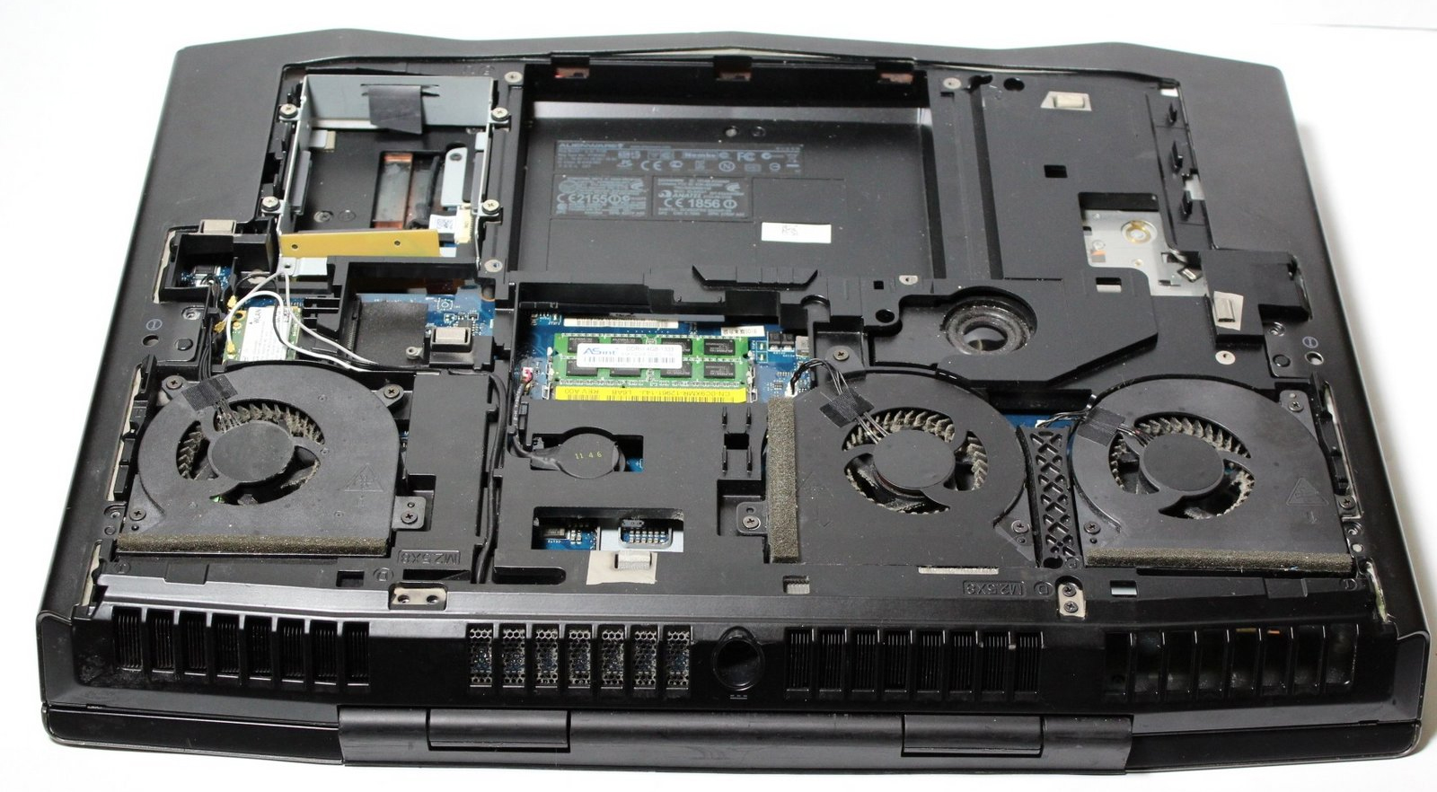 Internal Photo of DELL Alienware 18 R1 M18X R2 R3 0DKNF7 bezel B cover case (Alienware M18x)